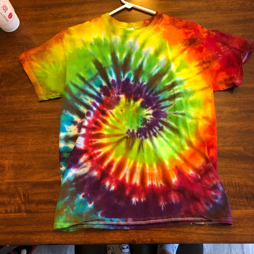 tie-dye shirt